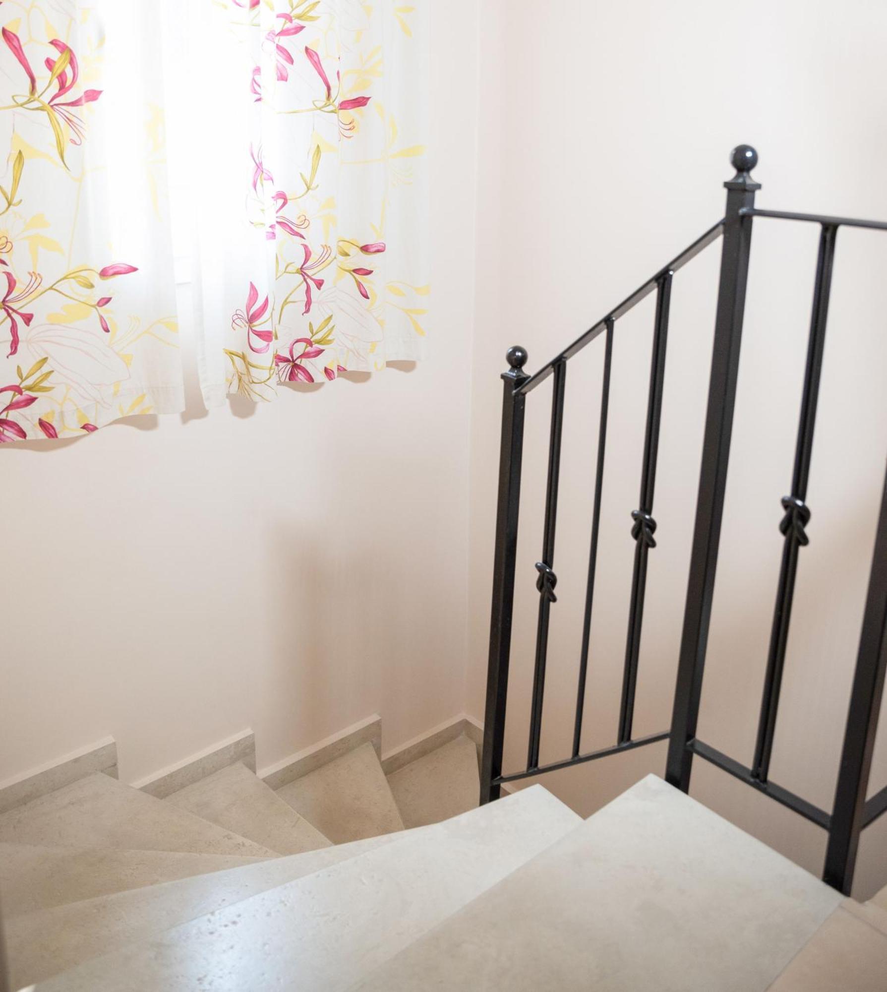 Solari Hill Maisonette Two Private Parking Alepou 외부 사진