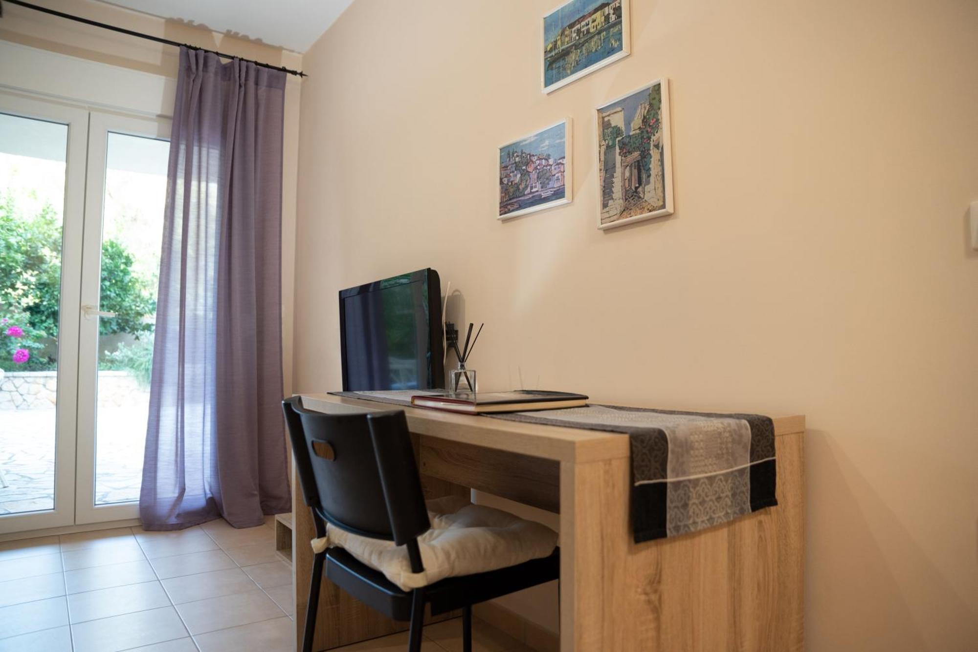 Solari Hill Maisonette Two Private Parking Alepou 외부 사진